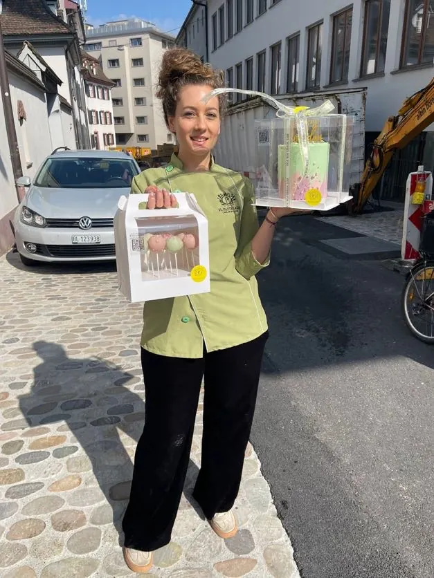 Portrait Loah in der Produktionsküche